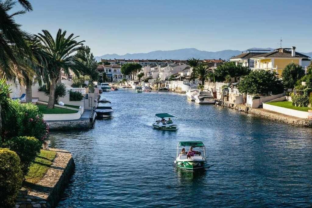 Jouvacations Villa Freser Empuriabrava Exteriér fotografie